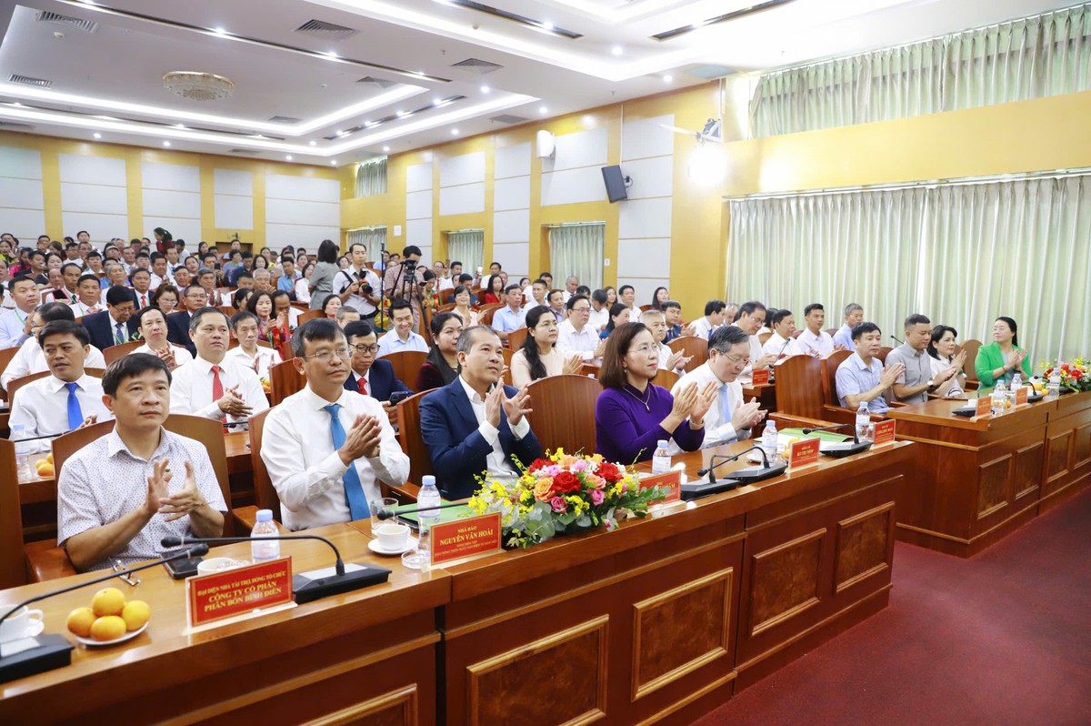 Trung ương Hội Nông dân Việt Nam gặp mặt, lắng nghe Nông dân Việt Nam xuất sắc 40 năm Đổi mới - Ảnh 1.