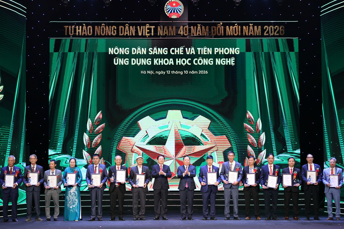 Tôn vinh 96 Nông dân Việt Nam xuất sắc 40 năm Đổi mới- Ảnh 2.