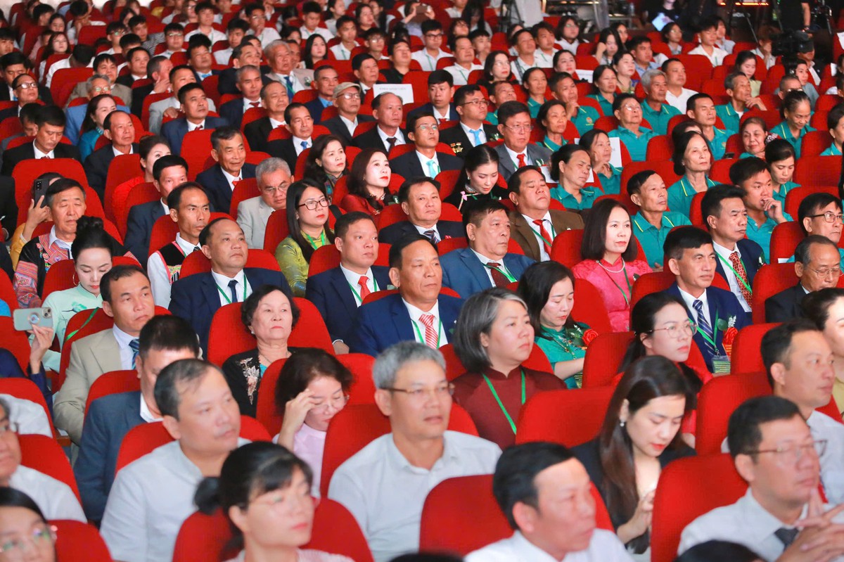 Tôn vinh 96 Nông dân Việt Nam xuất sắc 40 năm Đổi mới- Ảnh 6.