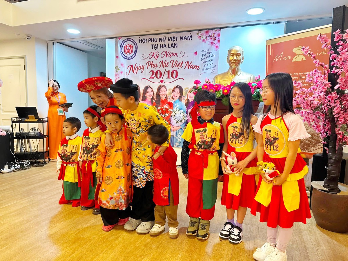 Gìn giữ bản sắc, kết nối cộng đồng người Việt tại Hà Lan - Ảnh 2.