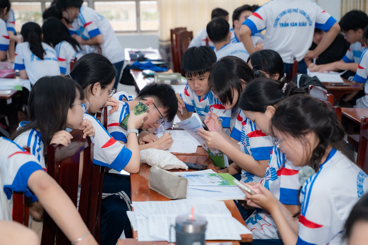 Shinhan life Việt Nam hoàn thành chương trình hướng nghiệp S-Career 2026 cho học sinh trung học phổ thông- Ảnh 2.