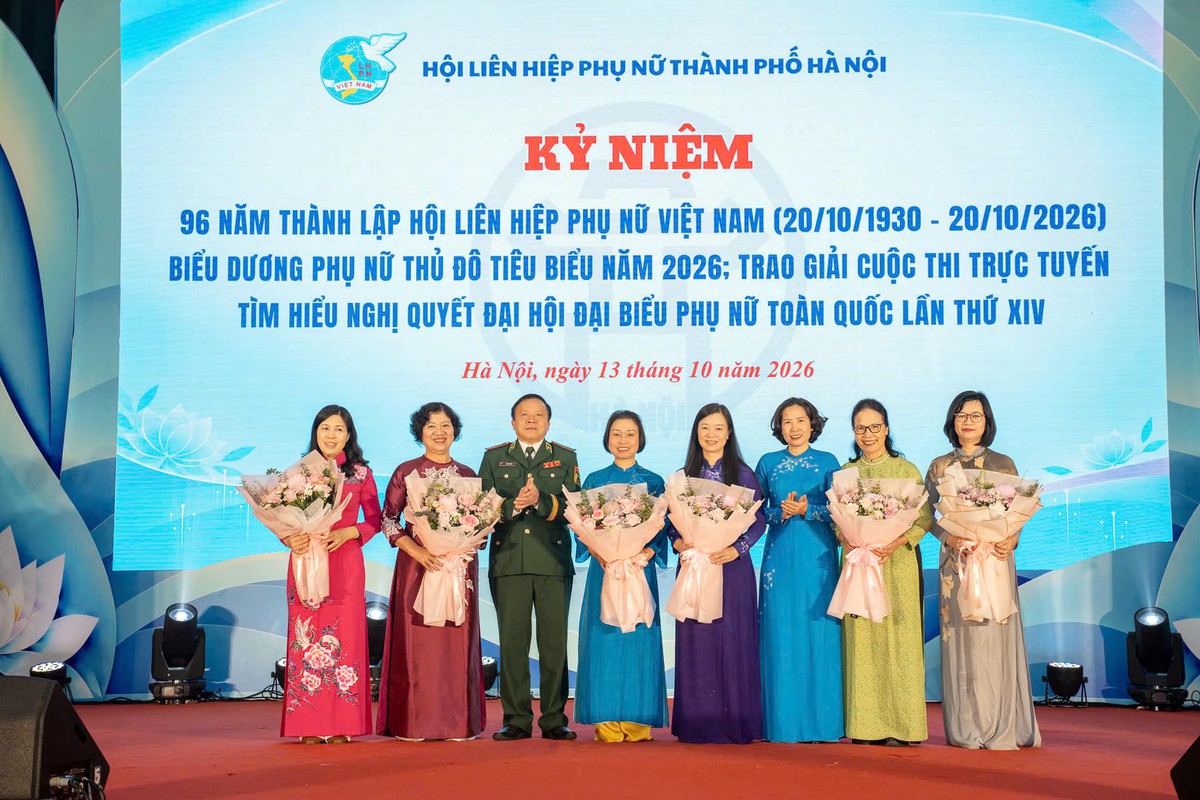 Hà Nội vinh danh 10 Phụ nữ Thủ đô tiêu biểu năm 2026 - Ảnh 1.