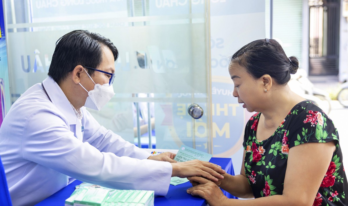 Long Châu cùng Hội Thầy thuốc trẻ Việt Nam, 16 hãng dược đa quốc gia hợp lực đưa bác sĩ đến gần người dân - Ảnh 5.