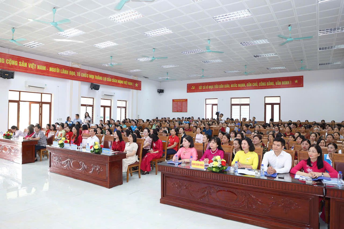Ninh Bình: Rèn kỹ năng tuyên truyền, đưa nghị quyết Đại hội Phụ nữ các cấp vào cuộc sống - Ảnh 1.