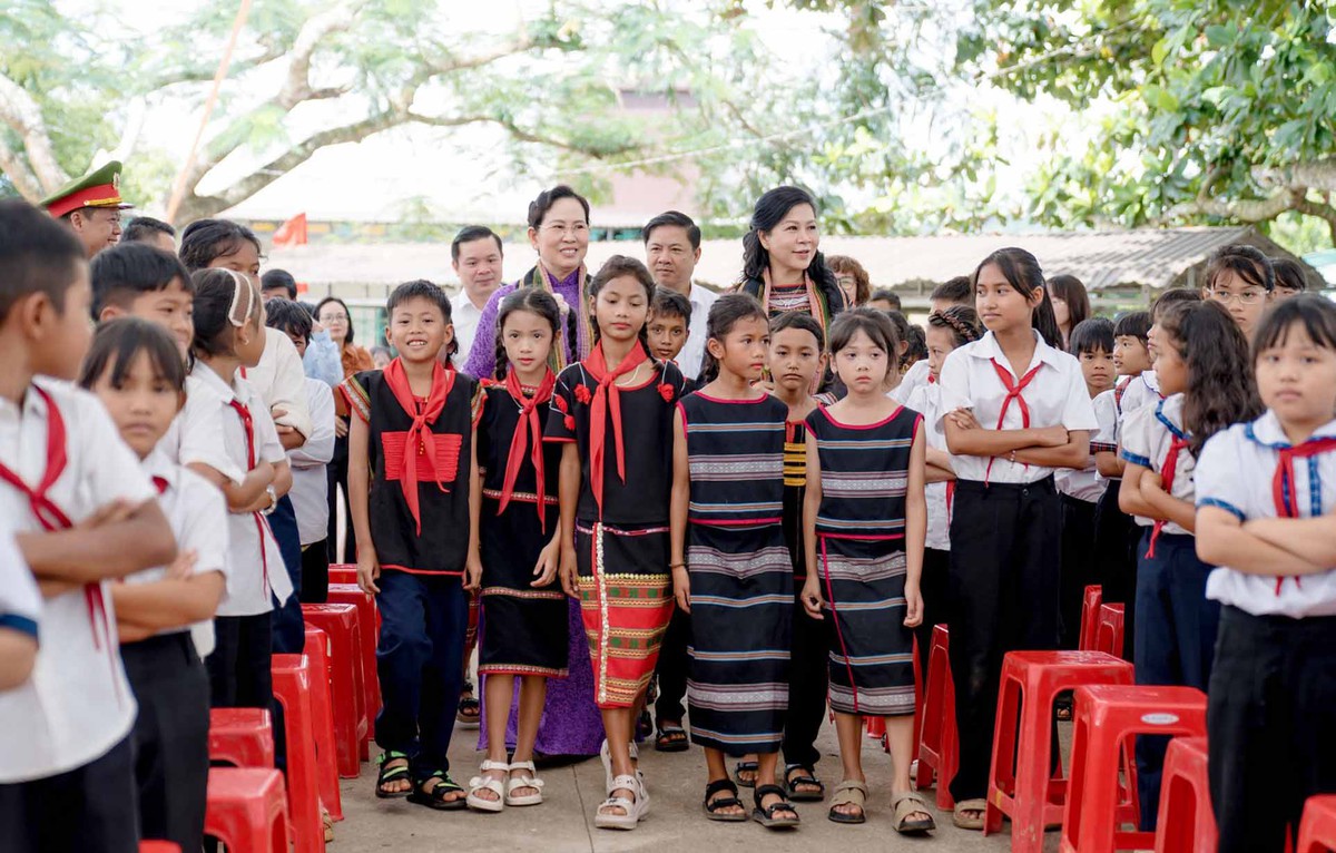 Bữa ăn đủ đầy, nuôi dưỡng những ước mơ - Ảnh 1.
