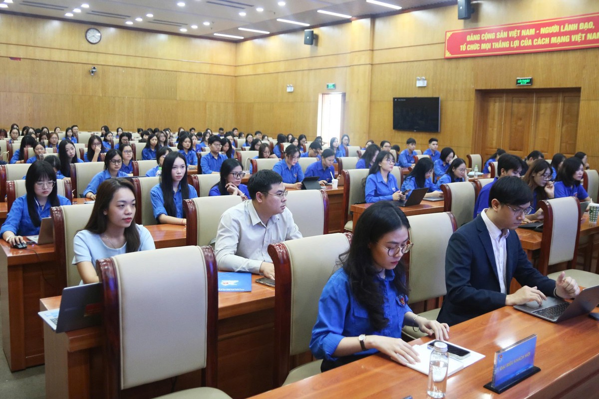 Đổi mới phương thức hoạt động Đoàn, nâng cao năng lực cán bộ thanh niên trong kỷ nguyên số - Ảnh 3.