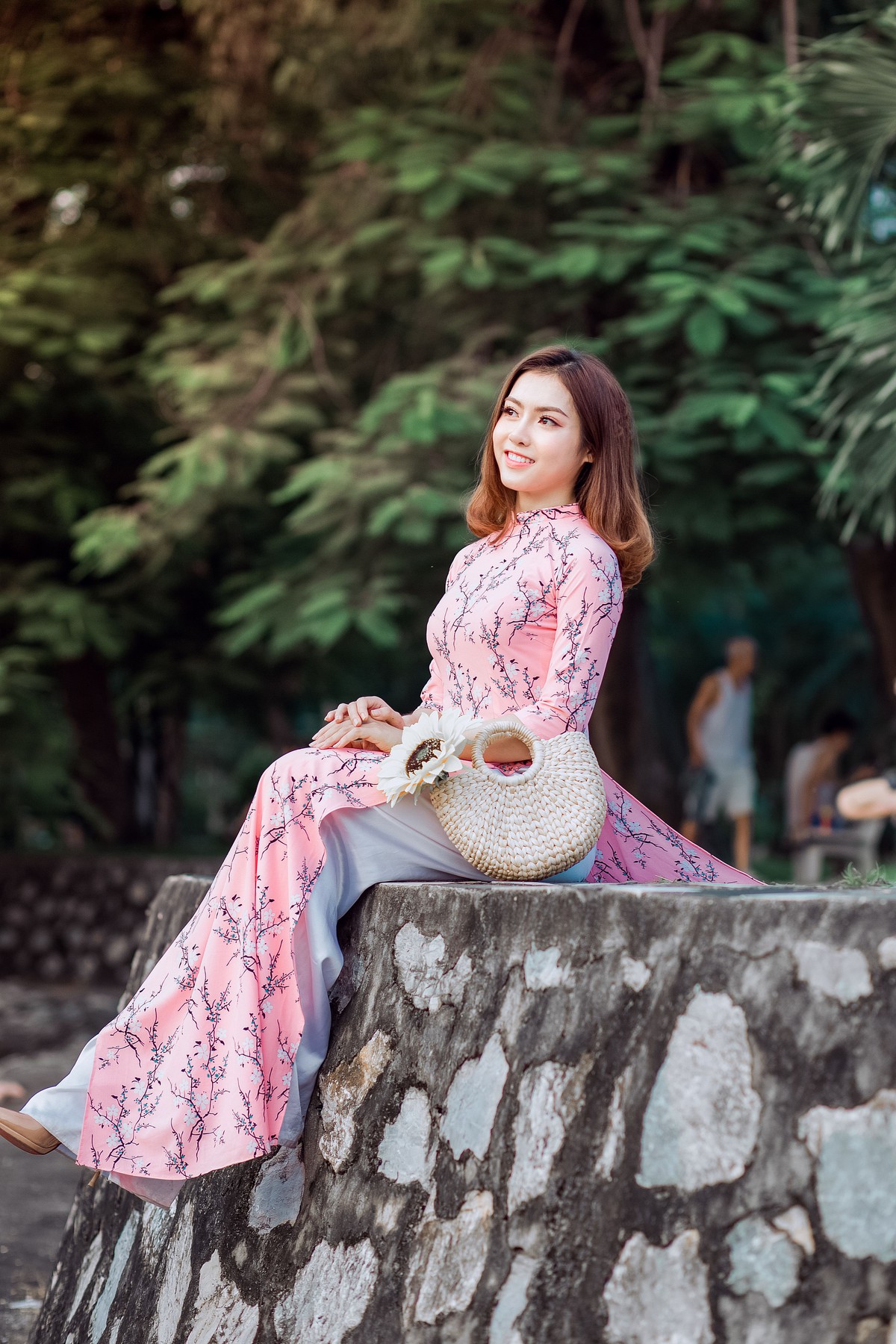 Diễn đàn tháng 10: Khi phụ nữ thôi bám chấp, lòng tự trọng nở hoa! - Ảnh 1.