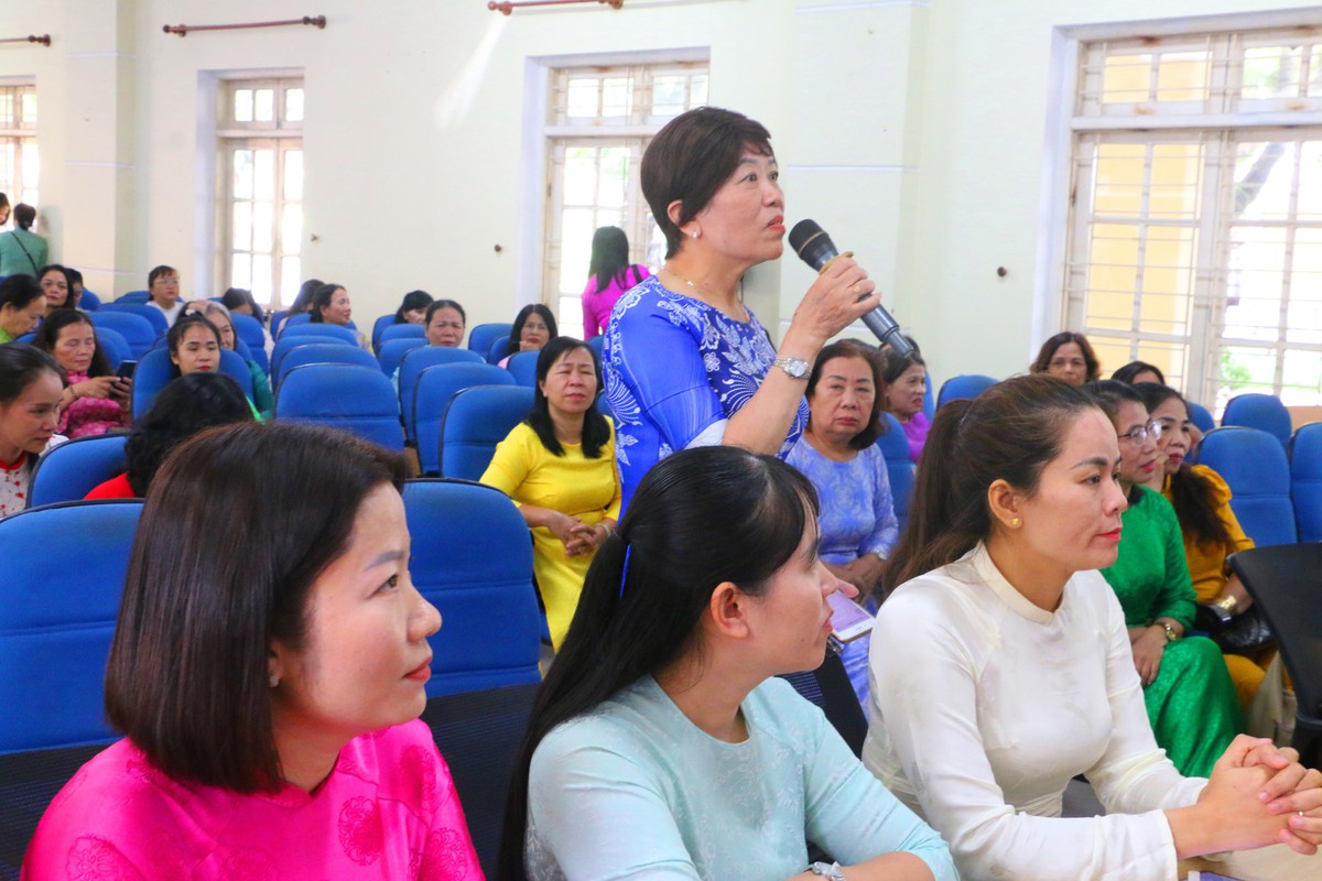 Huế trang bị kỹ năng bảo vệ phụ nữ, trẻ em trước cạm bẫy trên không gian mạng - Ảnh 1.