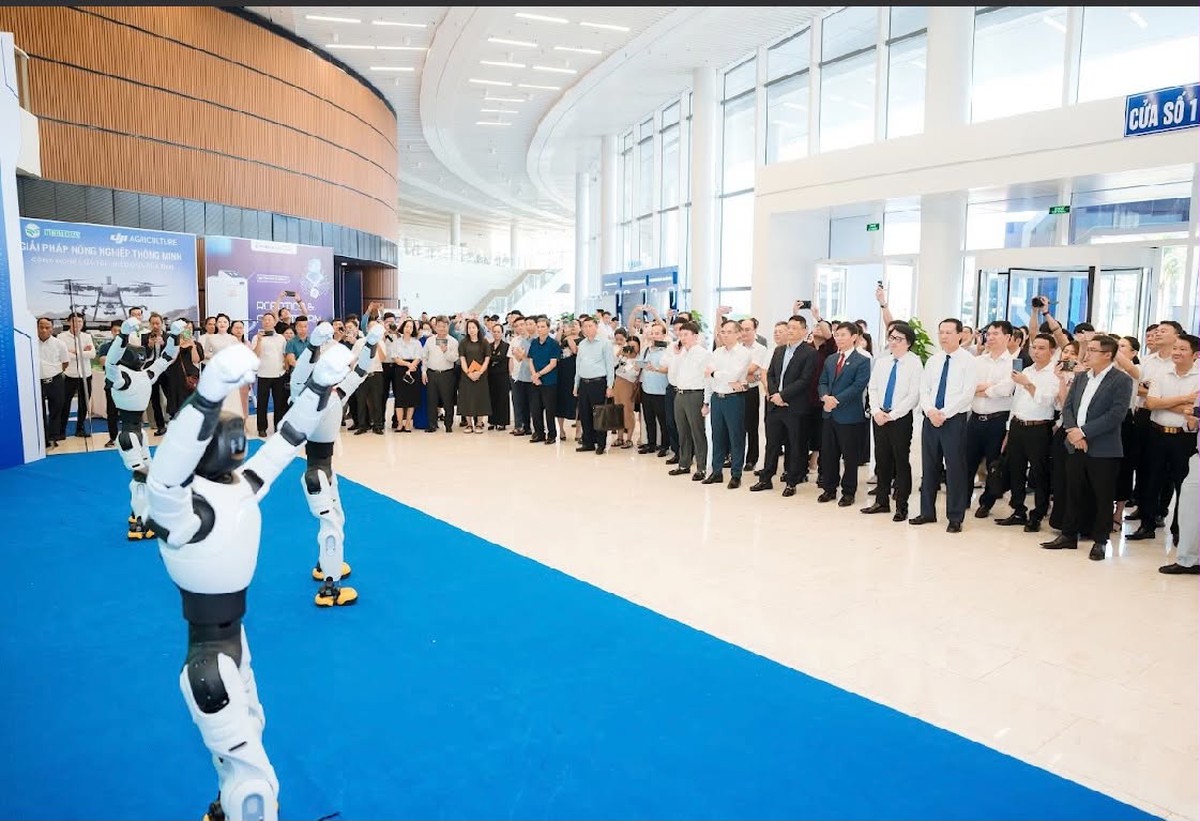 Hải Phòng đưa Internet vệ tinh starlink ra đảo xa được tỷ phú Elon Musk quan tâm, chú ý - Ảnh 2.