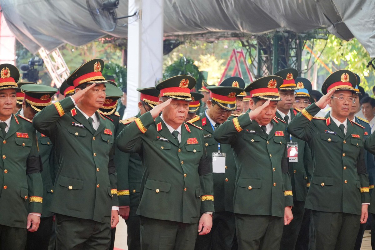 Trang nghiêm và xúc động Lễ viếng, truy điệu và an táng 731 hài cốt liệt sĩ tại Công viên Lê Thị Riêng- Ảnh 7.