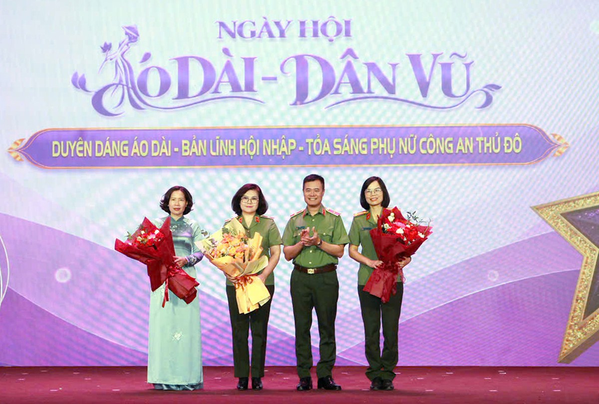 Phụ nữ Công an Thủ đô tỏa sáng trong ngày hội áo dài - dân vũ - Ảnh 1.
