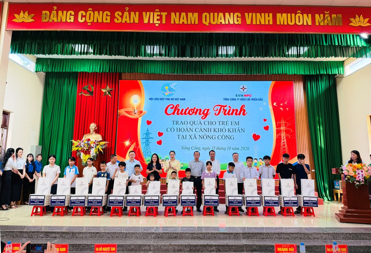 Chủ tịch HĐTV EVNNPC Đỗ Nguyệt Ánh: Khơi nguồn sẻ chia, lan tỏa trách nhiệm cộng đồng- Ảnh 3.