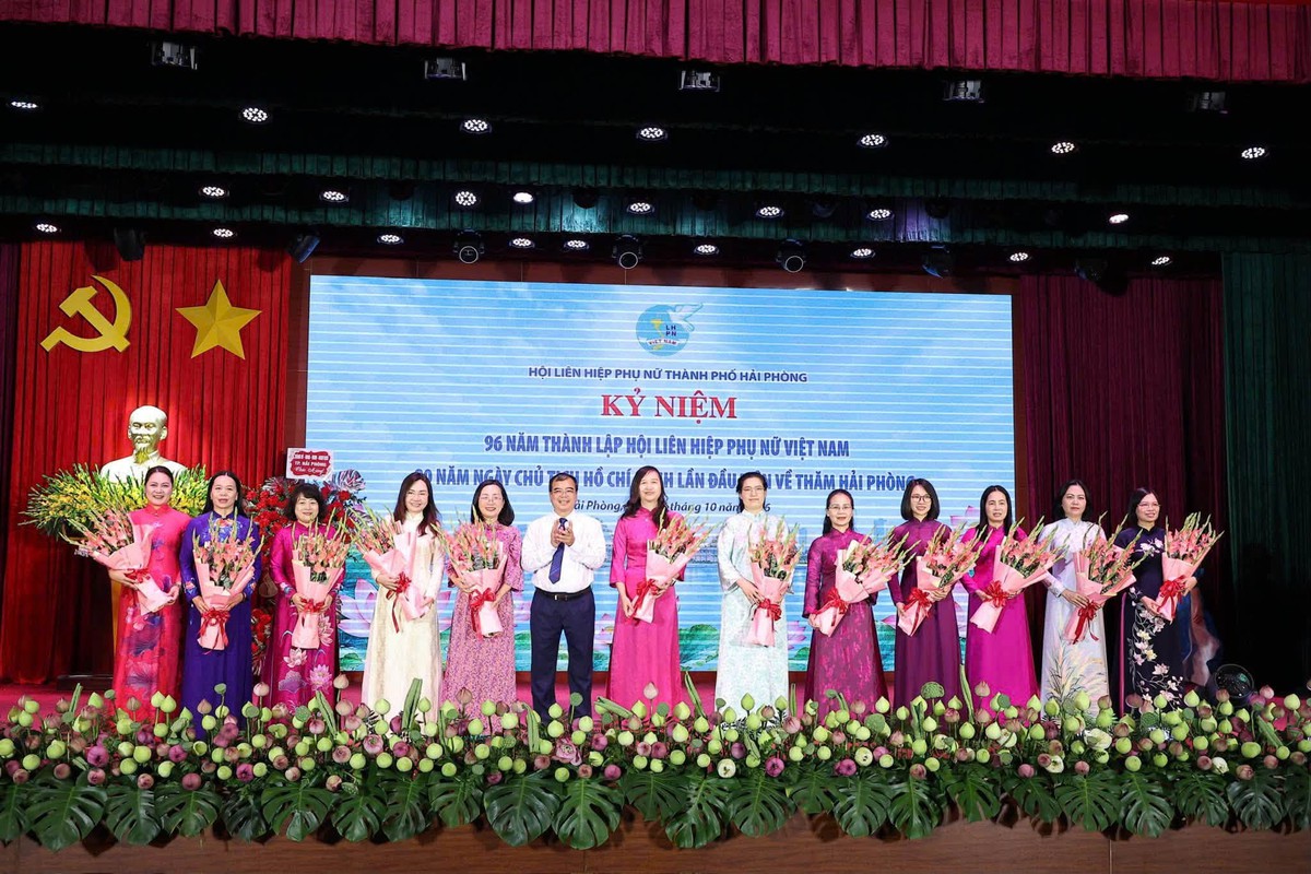 Hội Liên hiệp Phụ nữ Hải Phòng cùng Đảng bộ, quân và dân viết lên những trang sử vẻ vang của “Thành phố Cảng anh hùng – Xứ Đông văn hiến” - Ảnh 4.