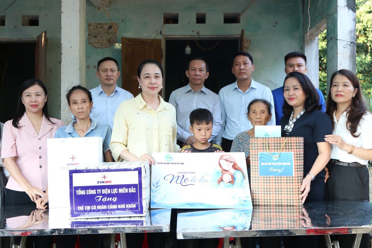Chủ tịch HĐTV EVNNPC Đỗ Nguyệt Ánh: Khơi nguồn sẻ chia, lan tỏa trách nhiệm cộng đồng- Ảnh 1.