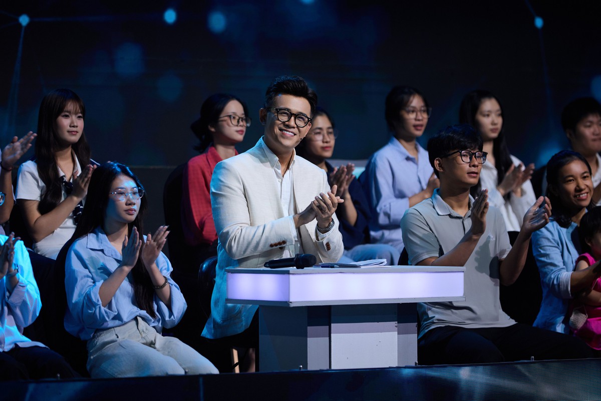 MC Đức Bảo dẫn chương trình "Vua Tiếng Việt" mùa 7 - Ảnh 1.