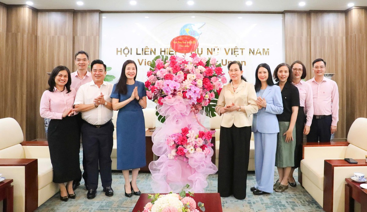 Ngân hàng Chính sách xã hội chúc mừng 96 năm thành lập Hội LHPN Việt Nam- Ảnh 2.