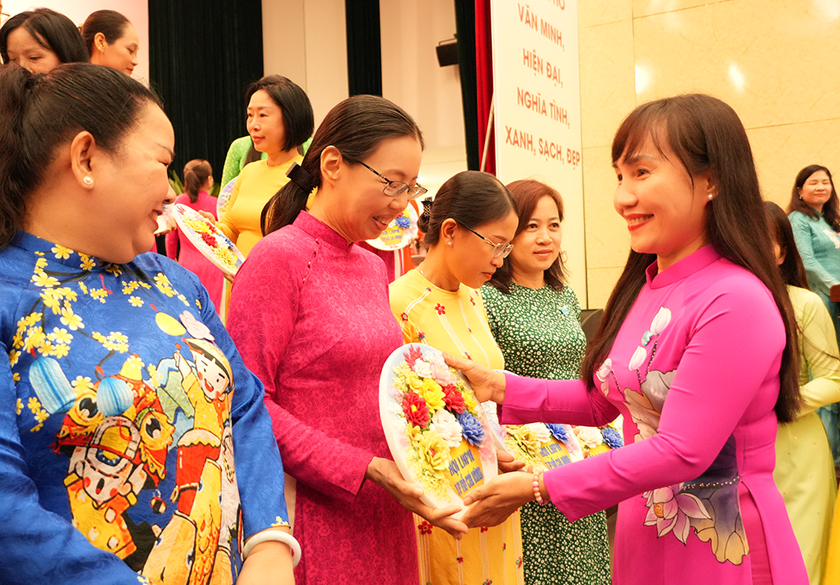 Người giữ “ngọn lửa” kết nối của Hội LHPN TPHCM - Ảnh 6.