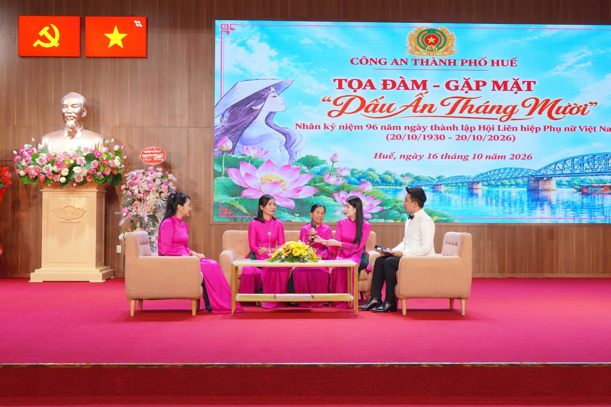 Phụ nữ Công an TP Huế phát huy truyền thống, vững bước trong thời kỳ mới- Ảnh 2.