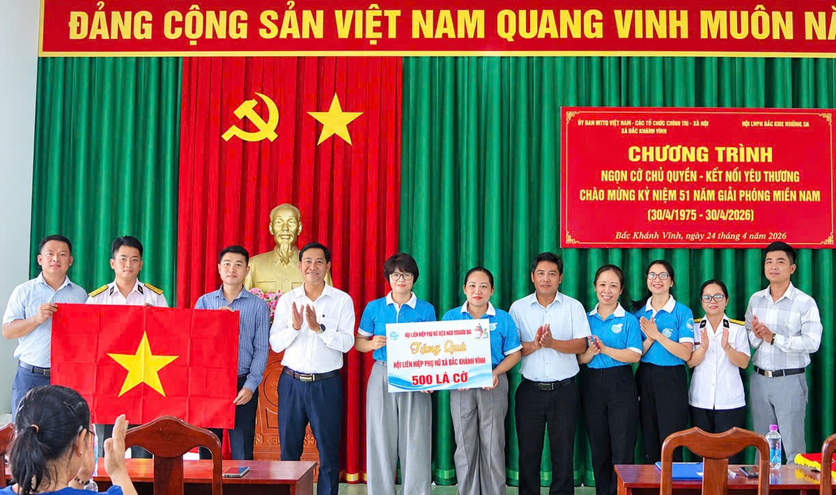 Phụ nữ Đặc khu Trường Sa vun đắp hạnh phúc gia đình,
góp sức bảo vệ chủ quyền biển, đảo- Ảnh 2.
