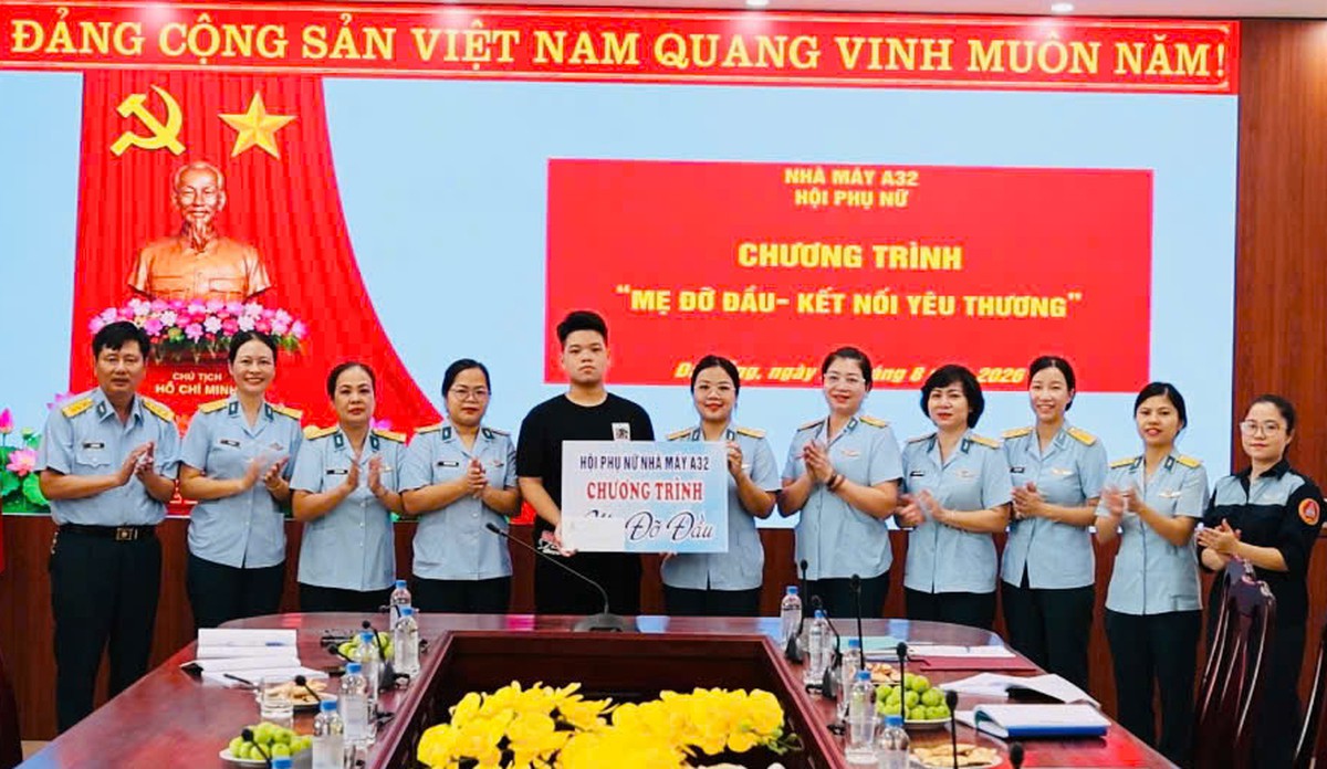 Nét đẹp của nữ thợ sửa chữa máy bay tiêm kích Nhà máy A32- Ảnh 3.