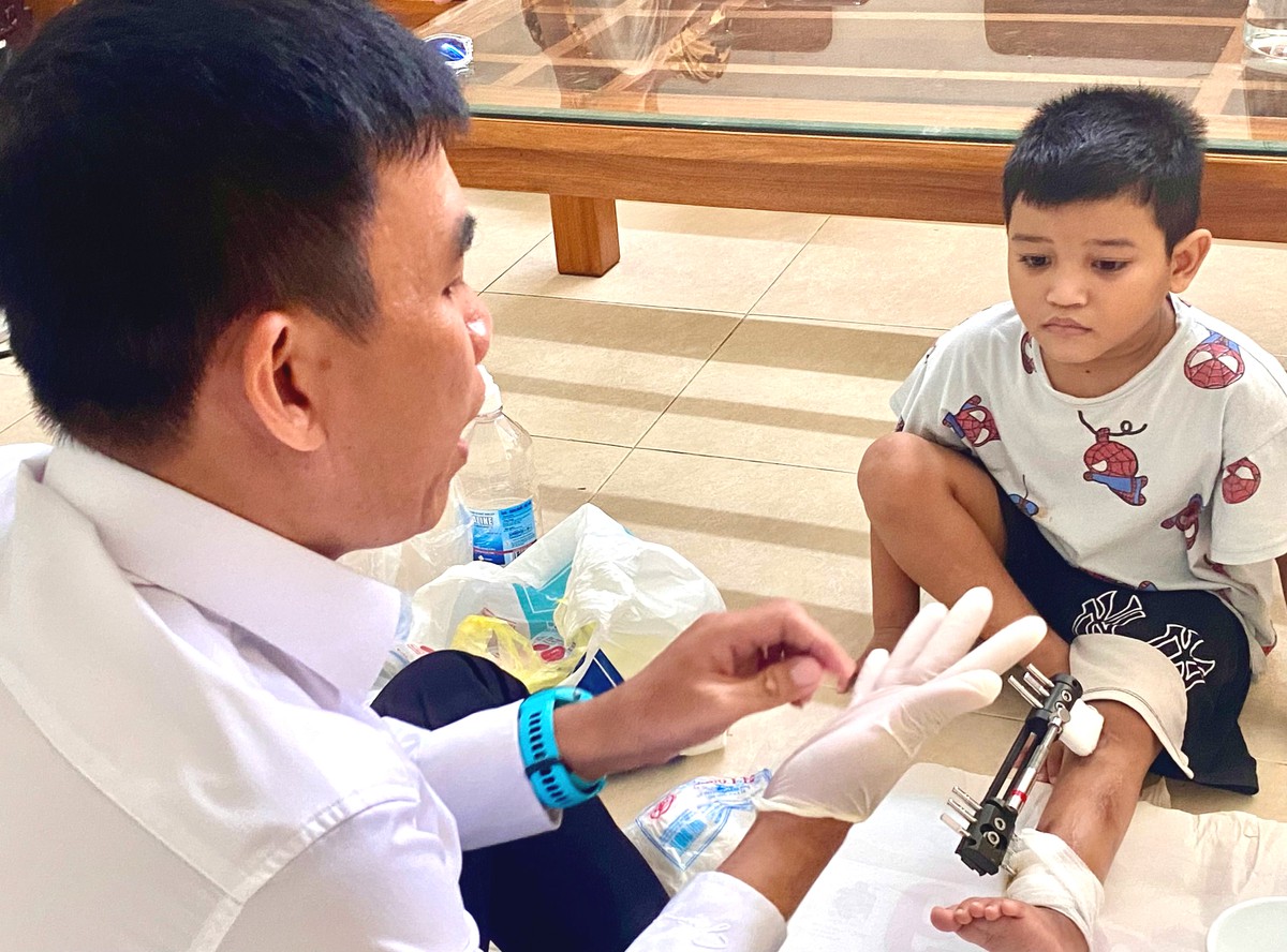 Hành trình tìm lại những bước chân cho trẻ em vùng cao- Ảnh 2.