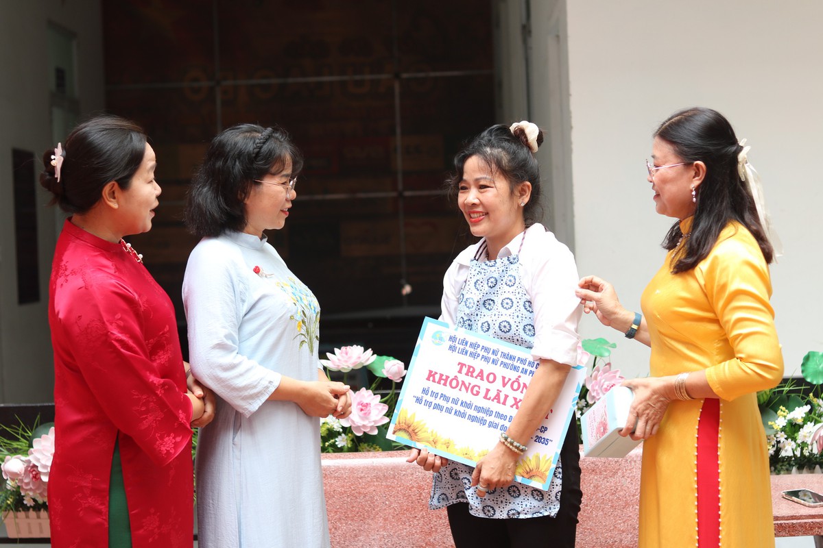 Giới thiệu nhiều tác phẩm ký hoạ chân dung Mẹ Việt Nam Anh hùng nhân dịp 20/10- Ảnh 5.