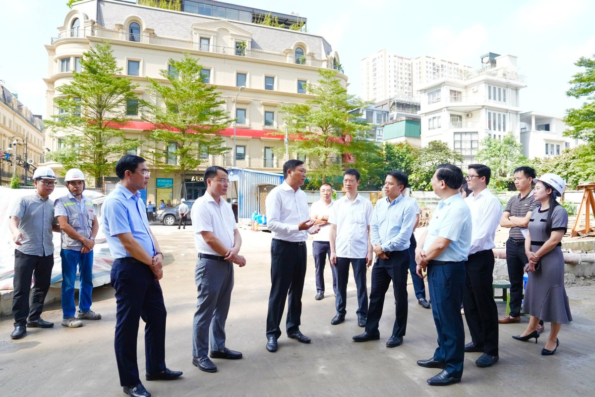 Hà Nội đẩy nhanh tiến độ bàn giao nhà ở xã hội, tái định cư - Ảnh 1.