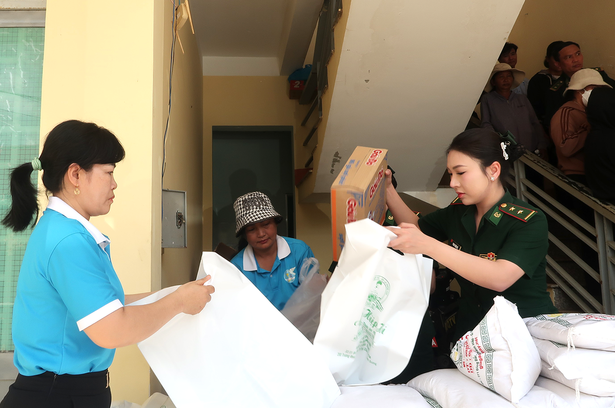 Tiếp sức phụ nữ vùng biên vươn lên trong cuộc sống- Ảnh 13.