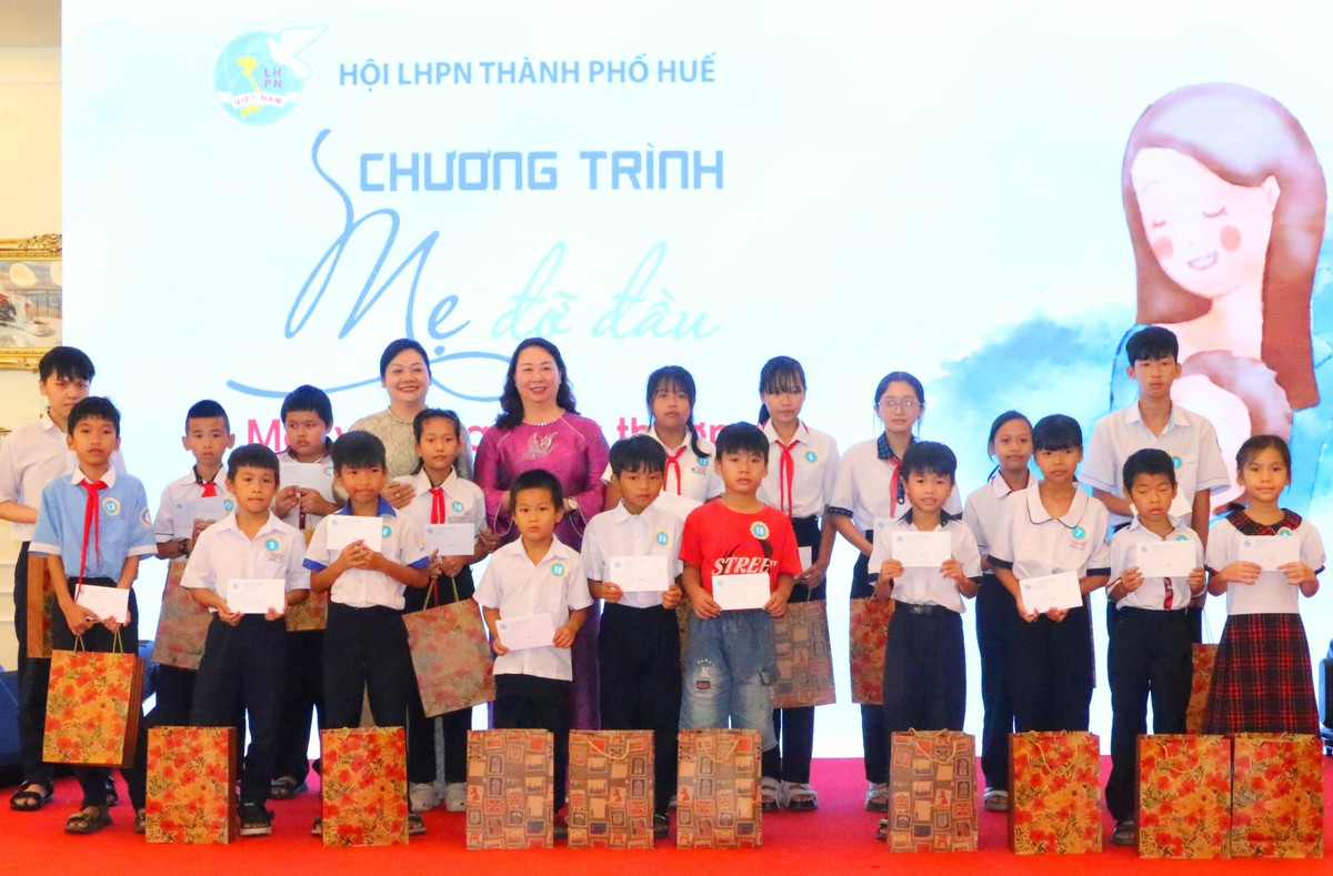 Phụ nữ Huế kết nối yêu thương hỗ trợ trẻ mồ côi - Ảnh 1.