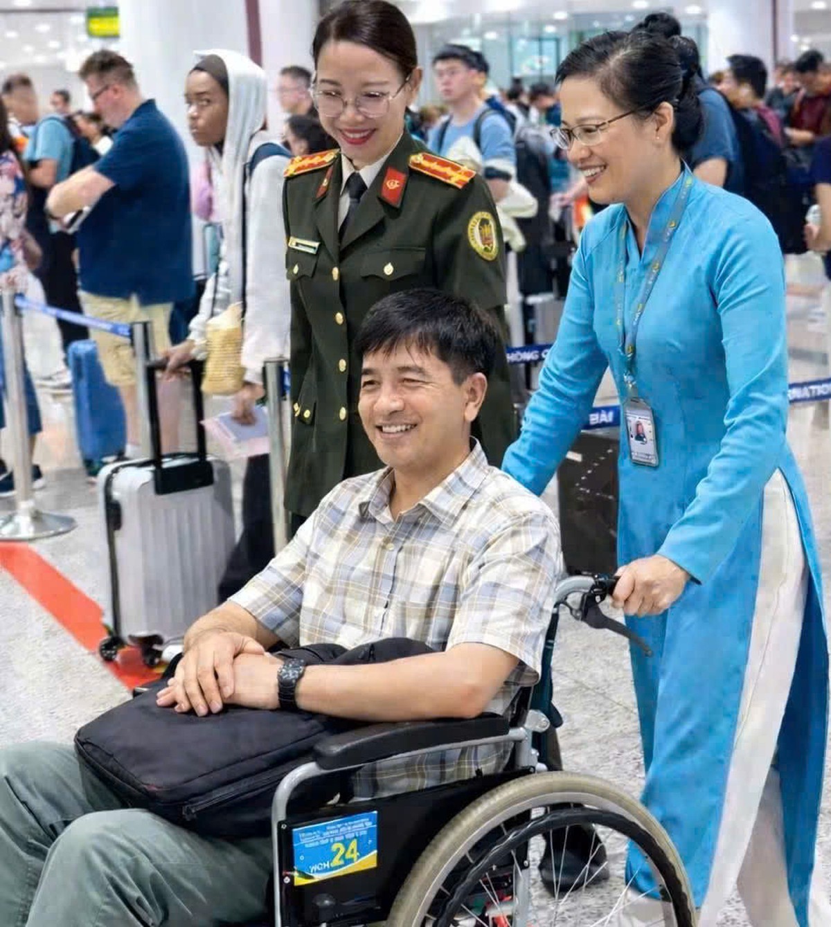 Lan tỏa phong trào thi đua Ba Nhất ở cửa khẩu Cảng hàng không Quốc tế Nội Bài- Ảnh 4.