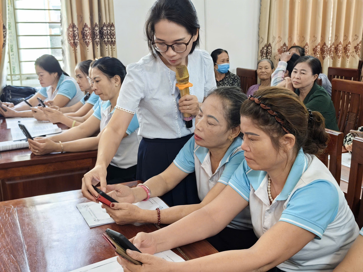 Chuyển đổi số từ những việc nhỏ trong mỗi gia đình nông thôn - Ảnh 1.