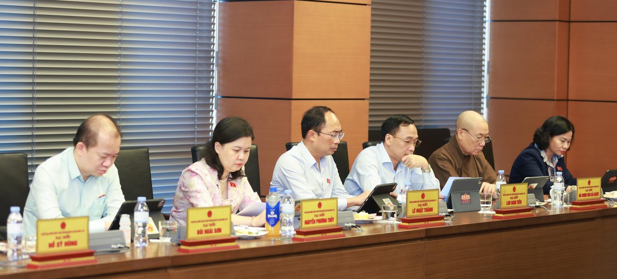 Từ thực tiễn chương trình "Mẹ đỡ đầu", đề nghị mở rộng diện trẻ em được nhận làm con nuôi - Ảnh 1.