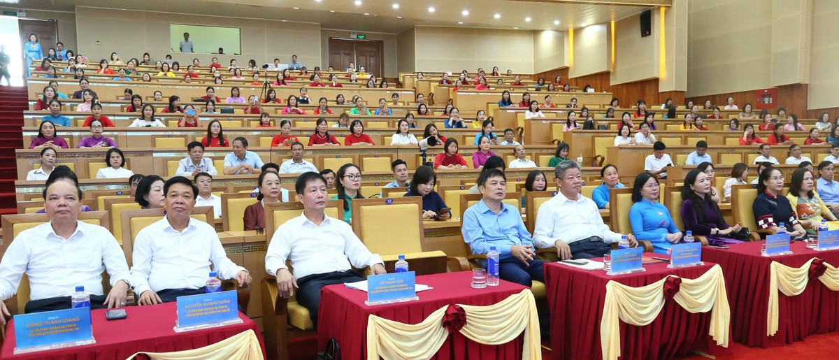 Hưng Yên đối thoại với phụ nữ: Gỡ khó để khởi nghiệp, chuyển đổi số và chuyển đổi xanh - Ảnh 1.
