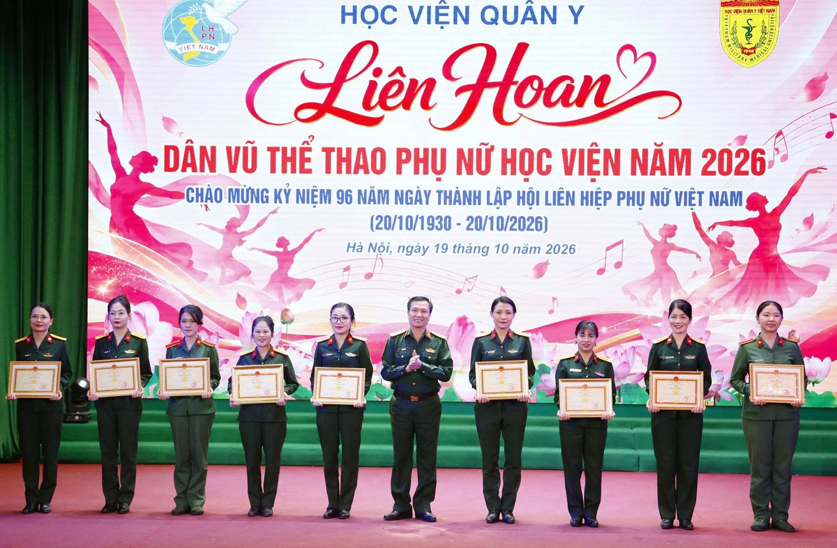 Tôn vinh vẻ đẹp của phụ nữ Học viện Quân y trong liên hoan dân vũ thể thao - Ảnh 7.