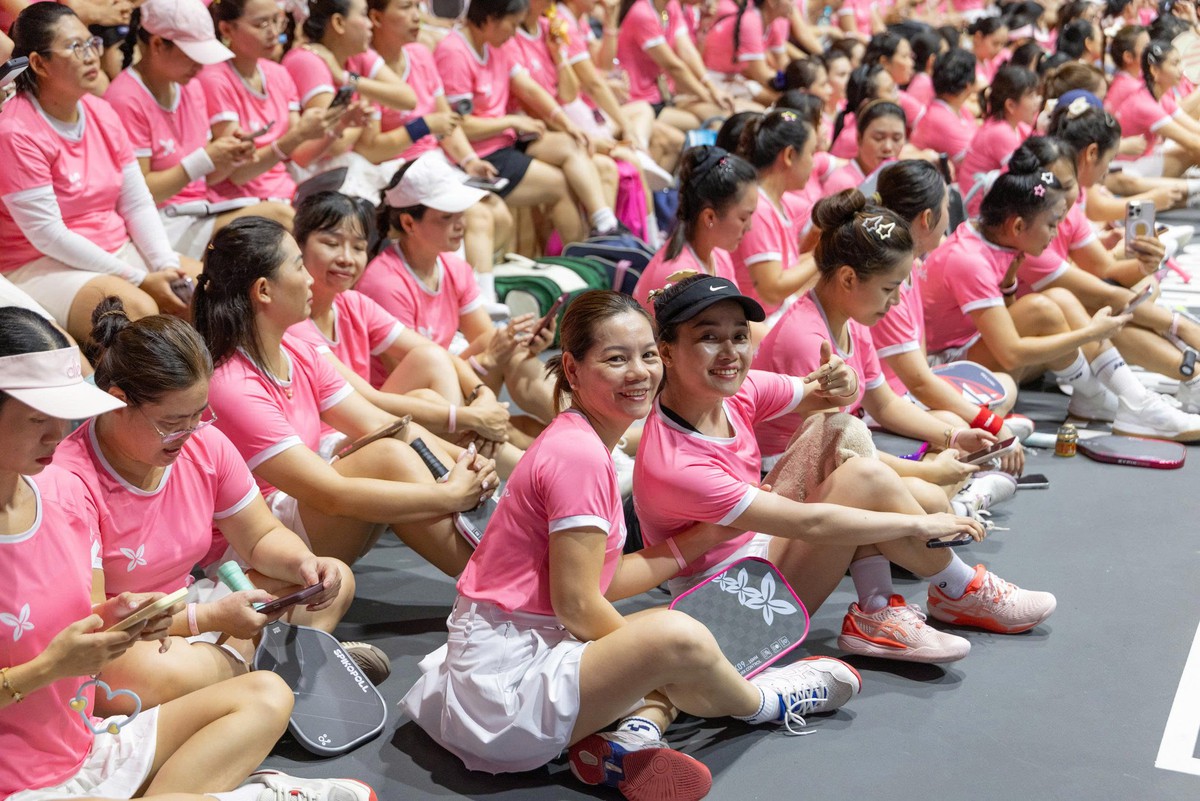 Cặp đôi ca sĩ Diệp Anh - KOL Hương Linh vô địch giải đấu Kingtek Pickleball Cup Madam Truyền 2026- Ảnh 2.