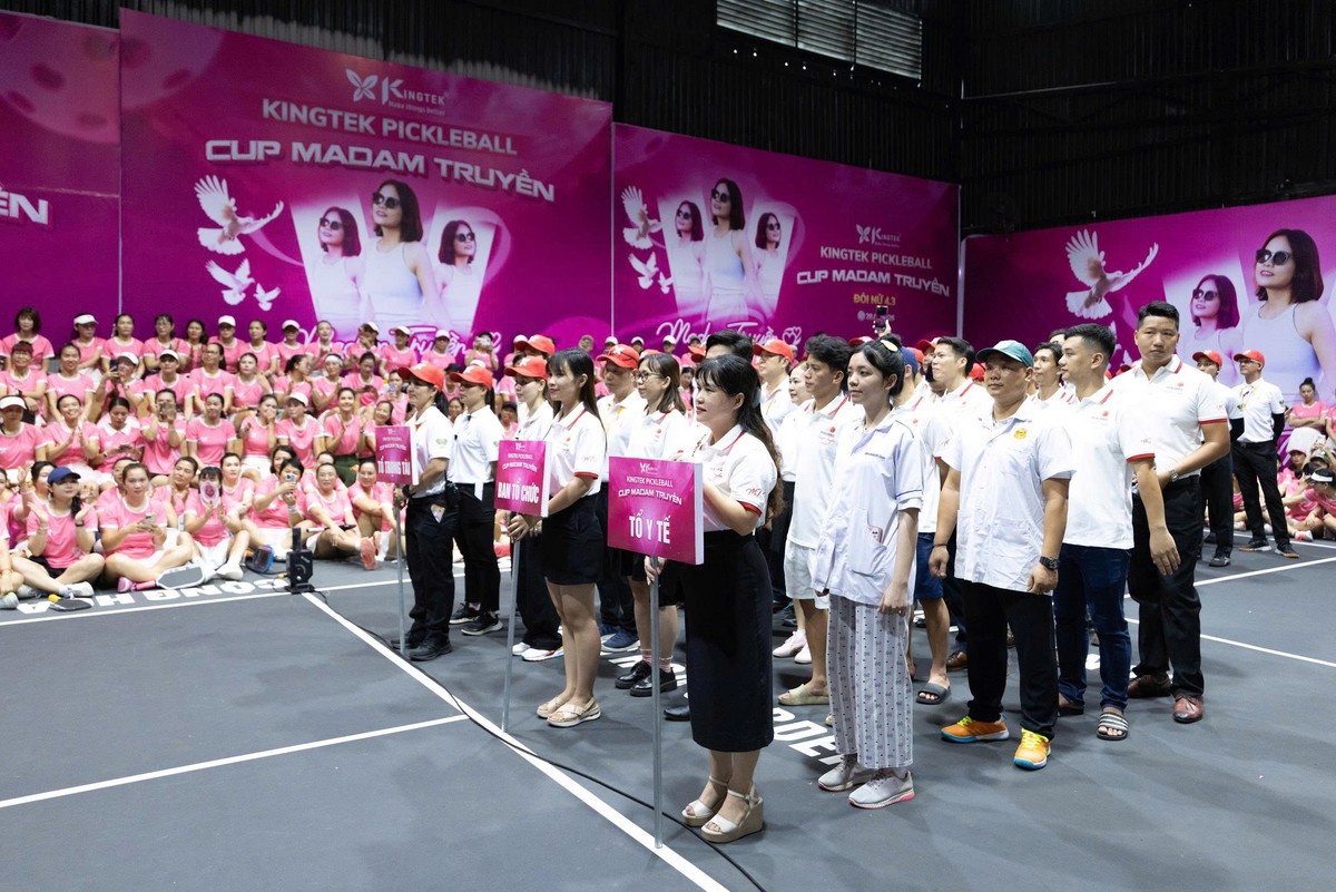 Cặp đôi ca sĩ Diệp Anh - KOL Hương Linh vô địch giải đấu Kingtek Pickleball Cup Madam Truyền 2026- Ảnh 1.