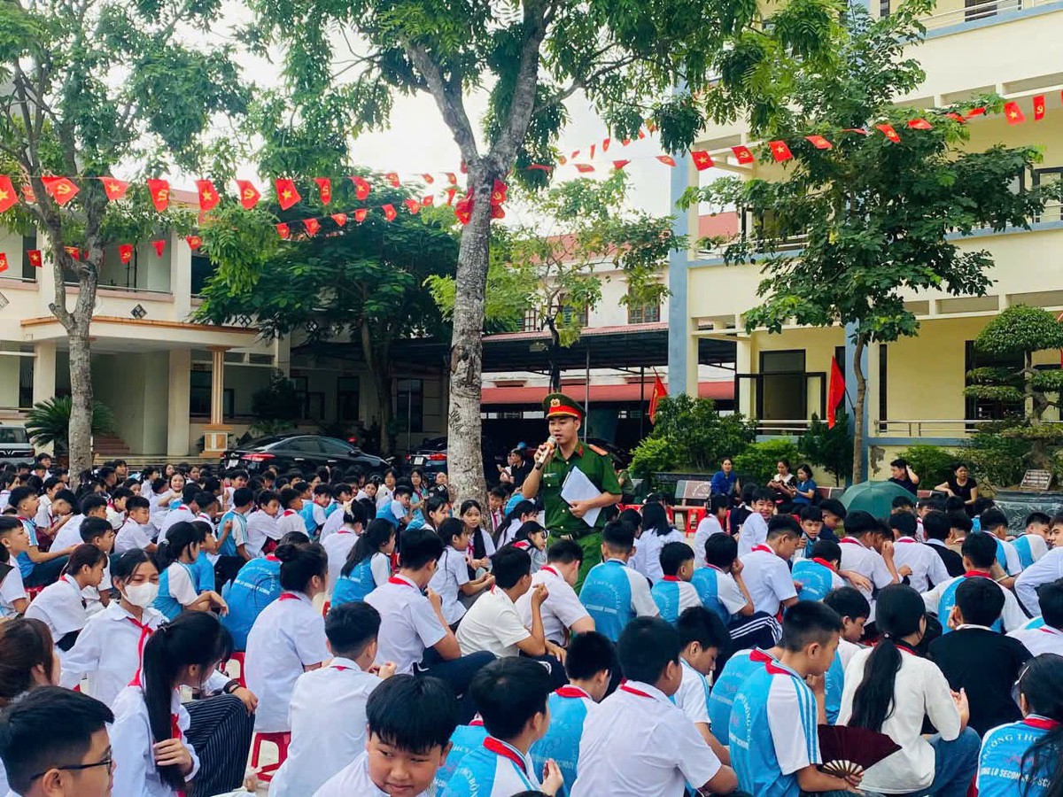 Phụ nữ Bắc Ninh đưa kiến thức phòng, chống thuốc lá điện tử vào học đường - Ảnh 1.