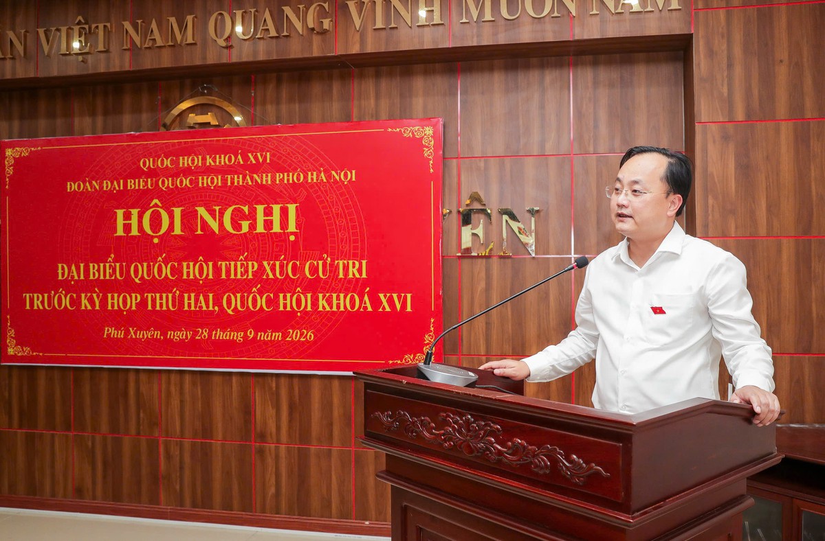 Agribank cùng Đoàn đại biểu Quốc hội thành phố Hà Nội trao 1 tỷ đồng hỗ trợ xây dựng Nhà Đại đoàn kết - Ảnh 2.