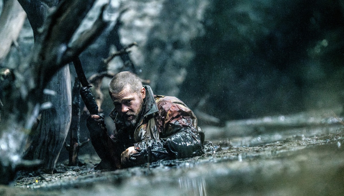 Brad Pitt thử thách bản thân trong phim sinh tồn - Ảnh 1.