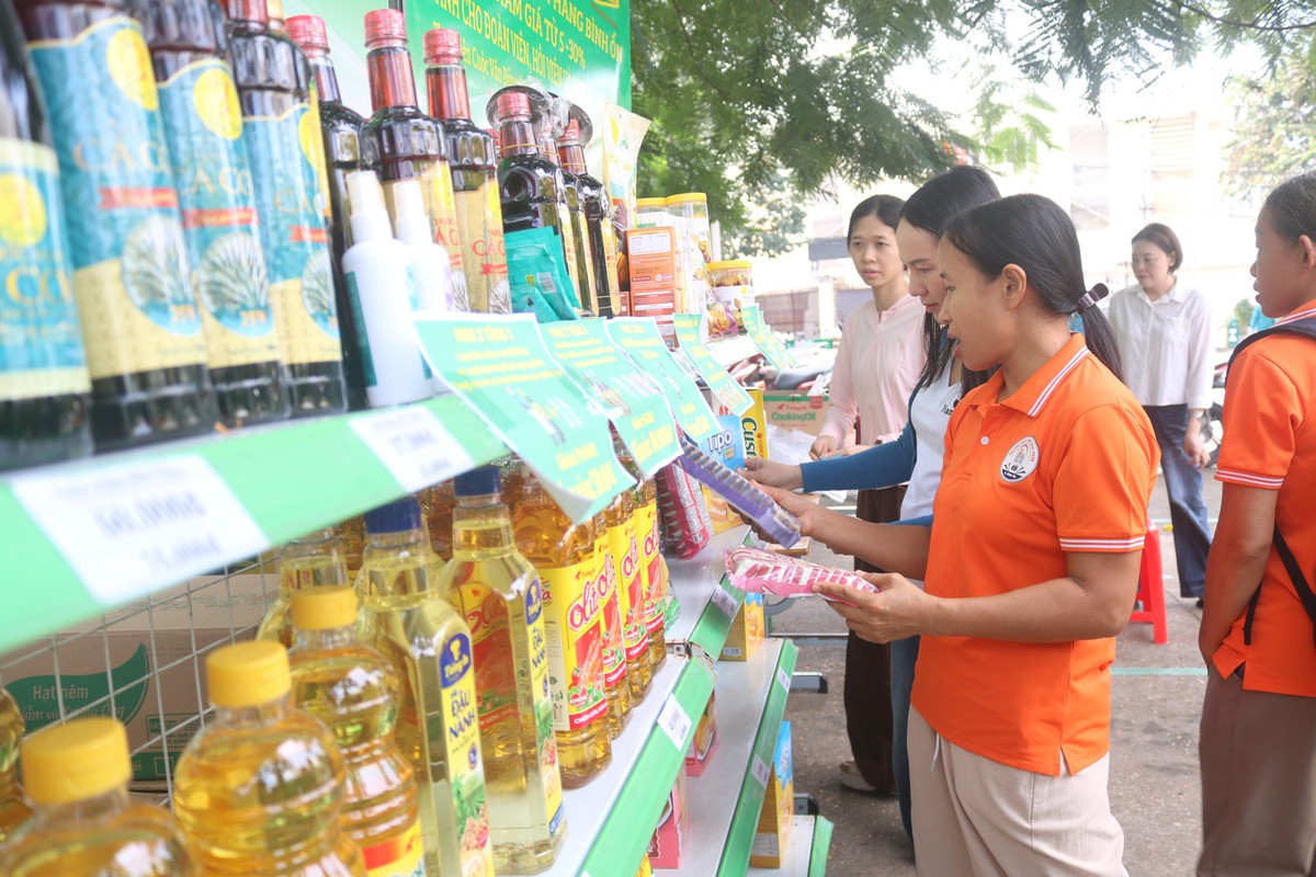 TPHCM: Lời cảm ơn và những sẻ chia ấm lòng chị em dịp 20/10- Ảnh 6.