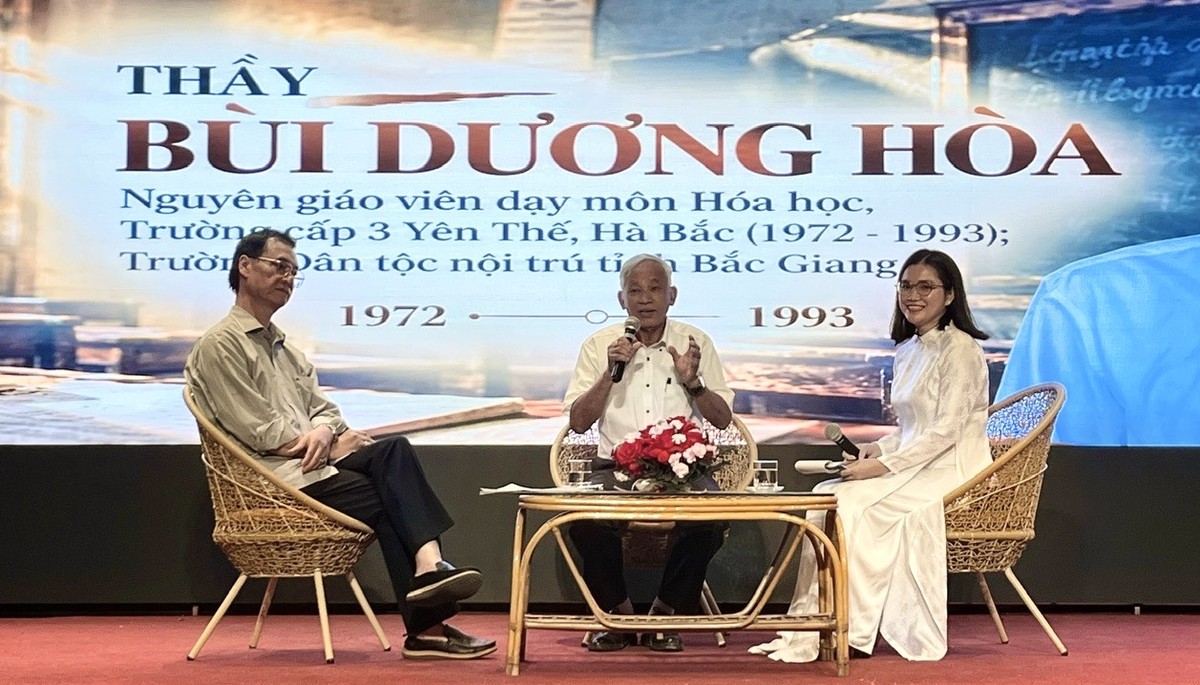 Sống mãi miền ký ức những lớp học thời chiến - Ảnh 2.