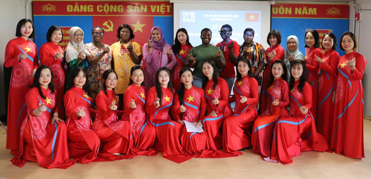 Những chiến sĩ "mũ nồi xanh" mang yêu thương đến học sinh Abyei nhân Ngày 20/10- Ảnh 3.
