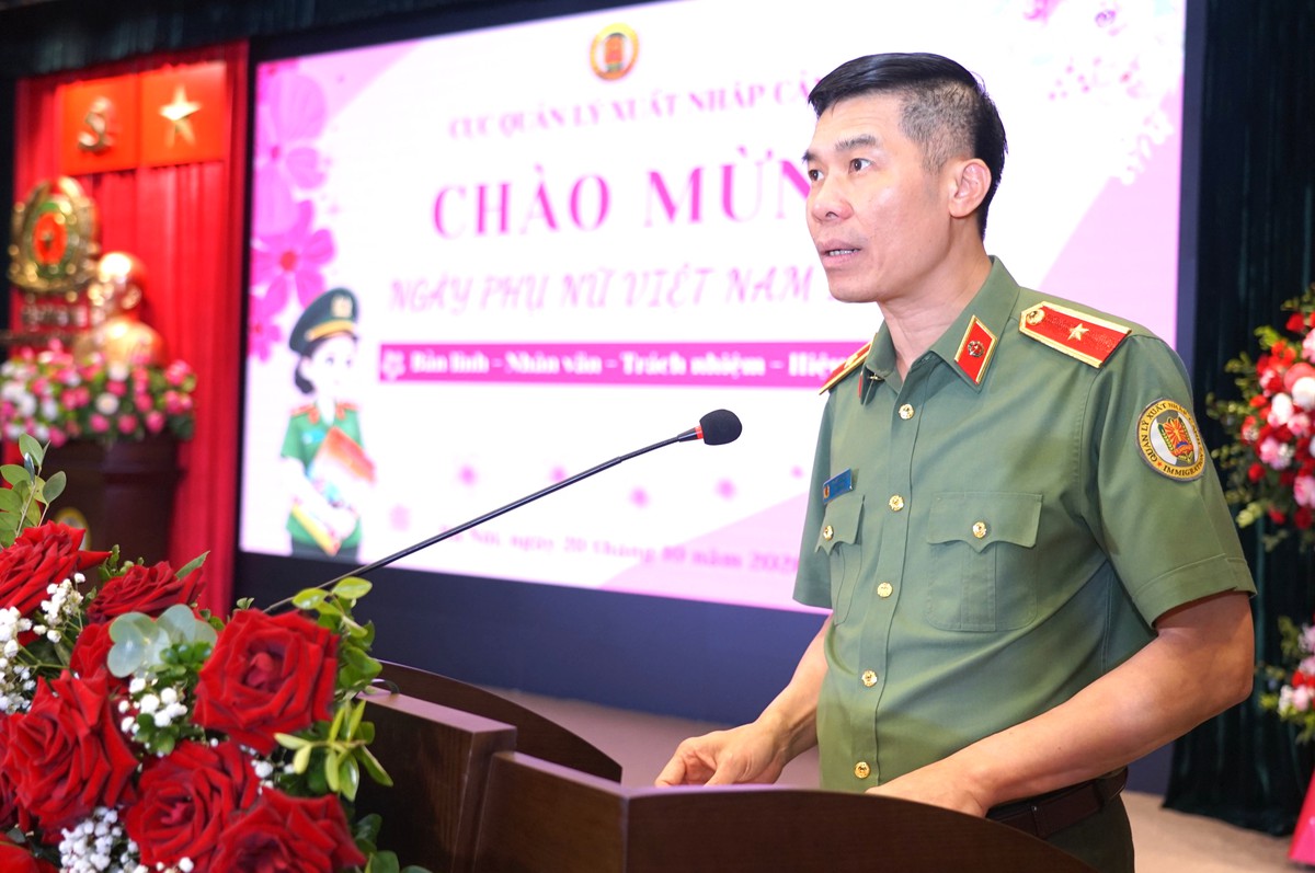 Bản lĩnh của phụ nữ Quản lý xuất nhập cảnh qua cuộc thi “Cặp đôi hoàn hảo - Trí, Tài, Sắc” - Ảnh 2.