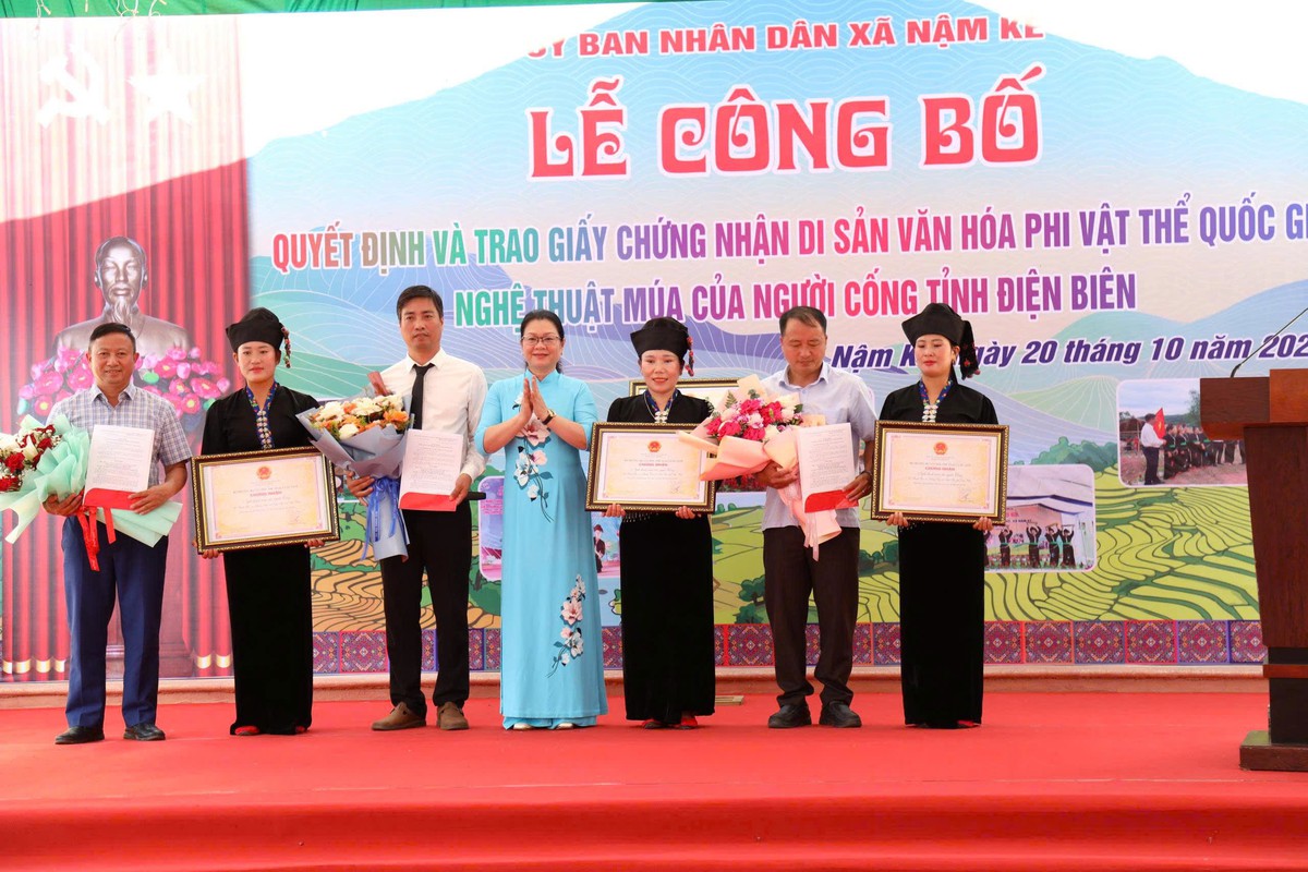 Trao Quyết định Di sản văn hóa phi vật thể quốc gia cho nghệ thuật múa người Cống - Ảnh 1.