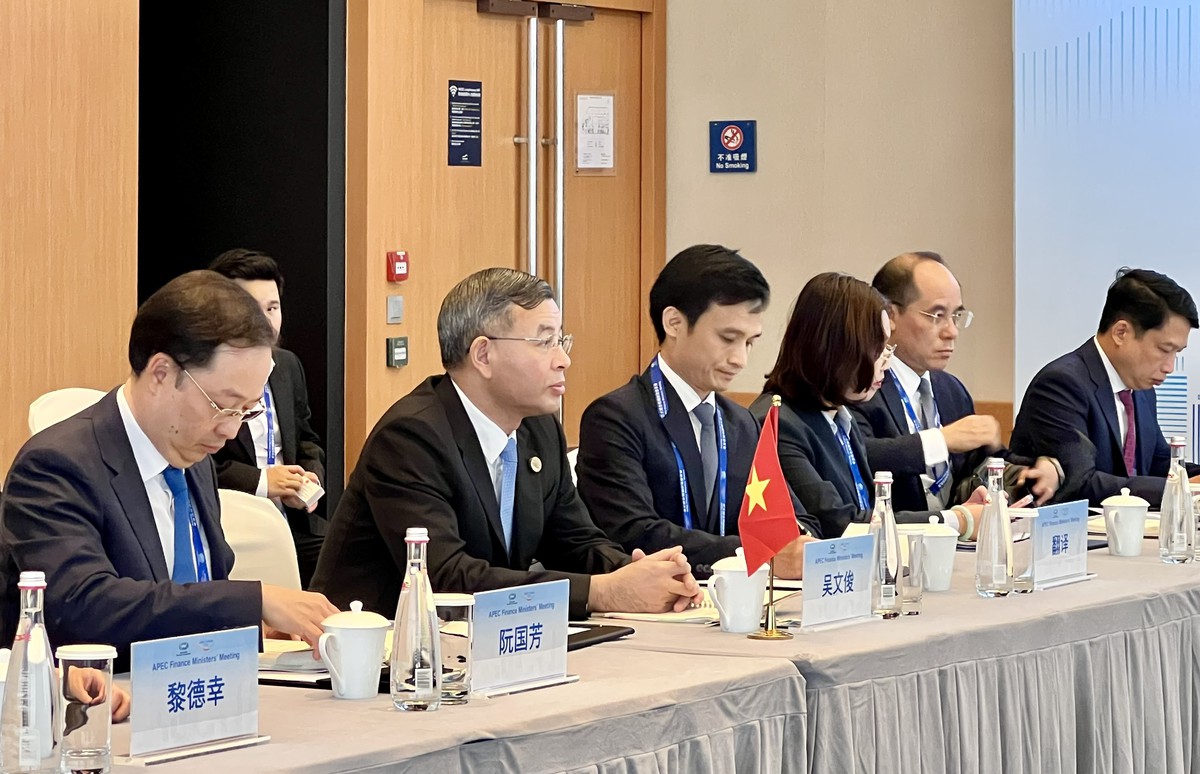 Việt Nam và Trung Quốc tăng cường hợp tác tài chính, chuẩn bị cho Năm APEC 2027 - Ảnh 2.