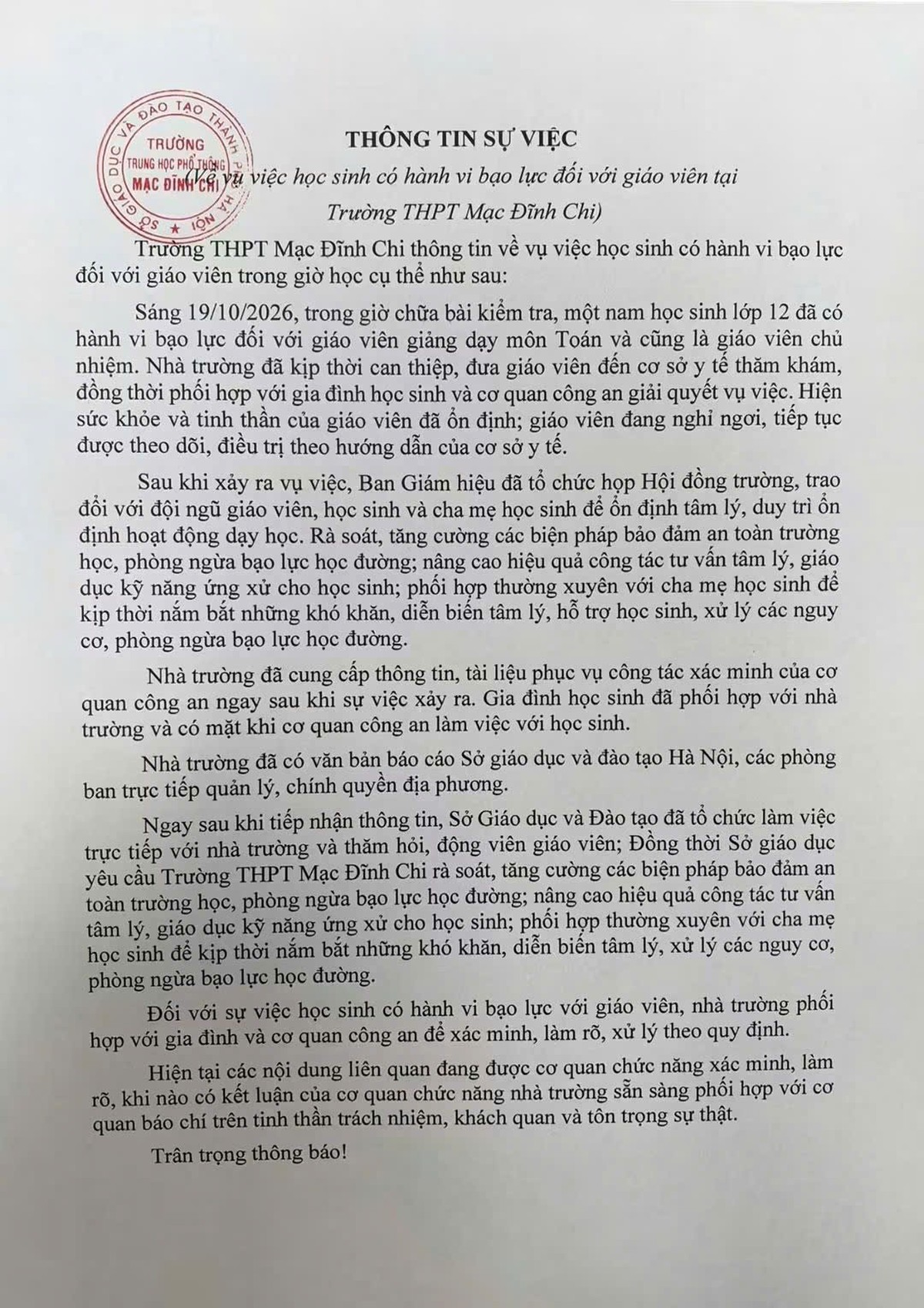 Hà Nội: Trường THPT Mạc Đĩnh Chi thông tin về vụ việc nam sinh hành hung giáo viên tại lớp học- Ảnh 1.