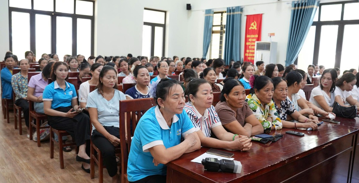 Hà Nội: Phụ nữ Ứng Hòa kiến nghị tháo gỡ khó khăn đầu ra nông sản, phát triển làng nghề- Ảnh 2.