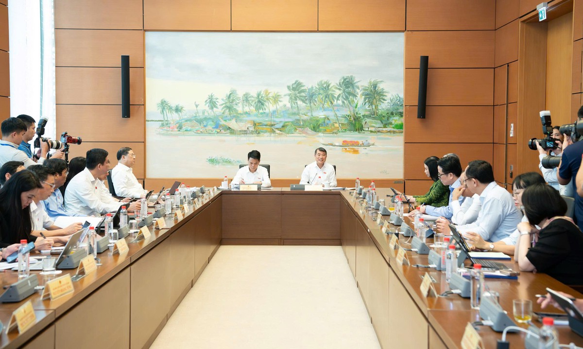 Thủ tướng: Cần chuyển từ tư duy bồi thường đất sang tái thiết cuộc sống cho người dân- Ảnh 2.