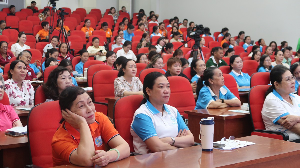 Truyền thông để phụ nữ trung niên tại TPHCM chủ động chăm sóc sức khoẻ - Ảnh 1.