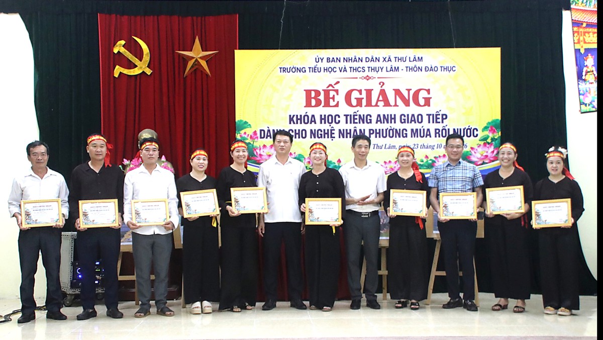 Lớp học tiếng Anh 3 thế hệ của Nghệ nhân rối nước Đào Thục- Ảnh 5.
